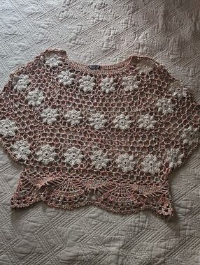 Crochet Floral Open-Weave Scoop Neck Top in Pink & Cream